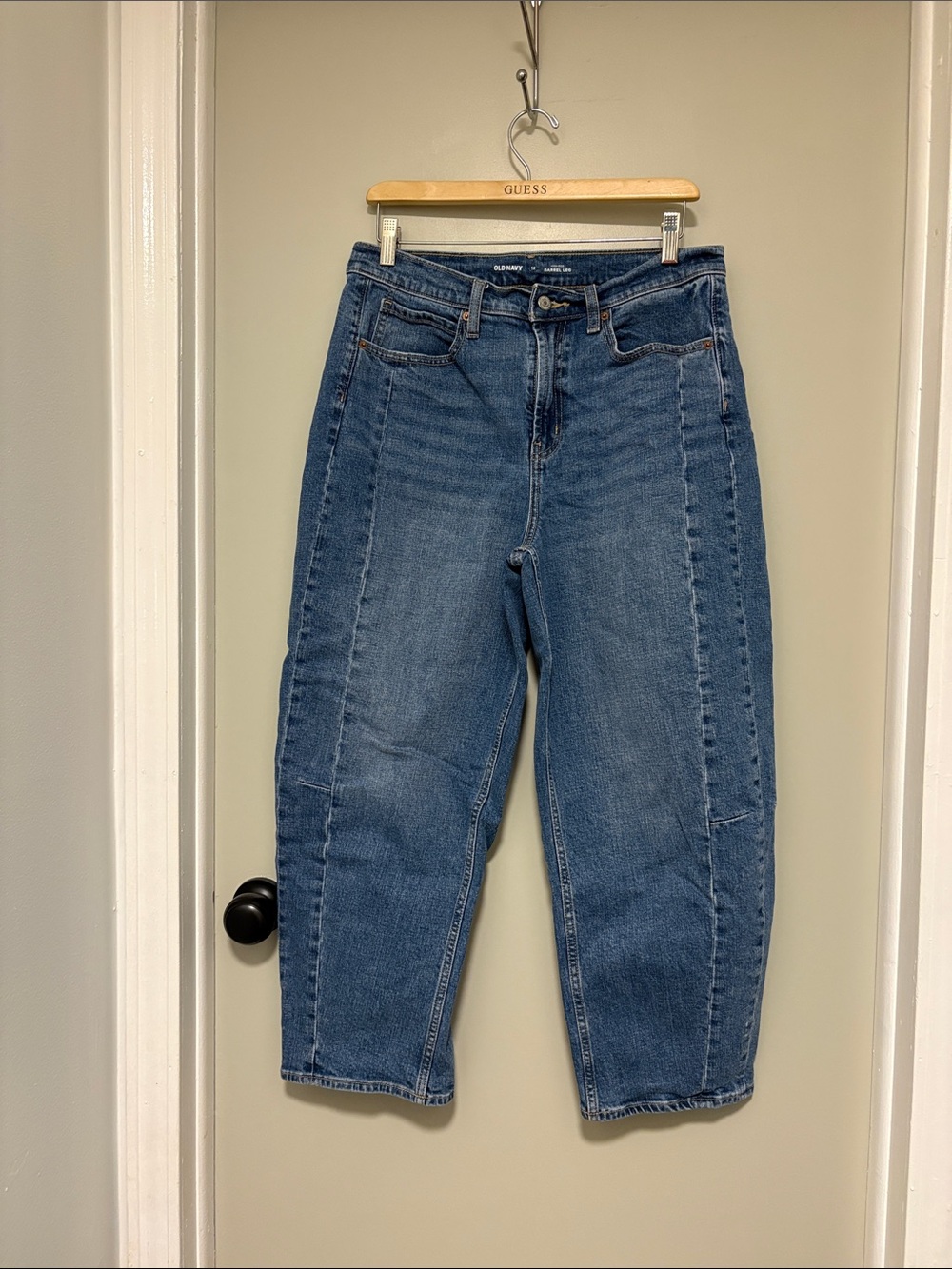 Old Navy high rise barrel leg jeans. Size 12